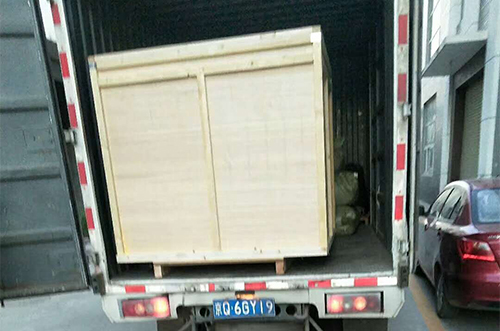 重慶客戶SMT設備專車送貨，貨到上門安裝調(diào)試