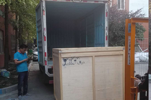 周口客戶SMT設(shè)備專車送貨，貨到上門安裝調(diào)試